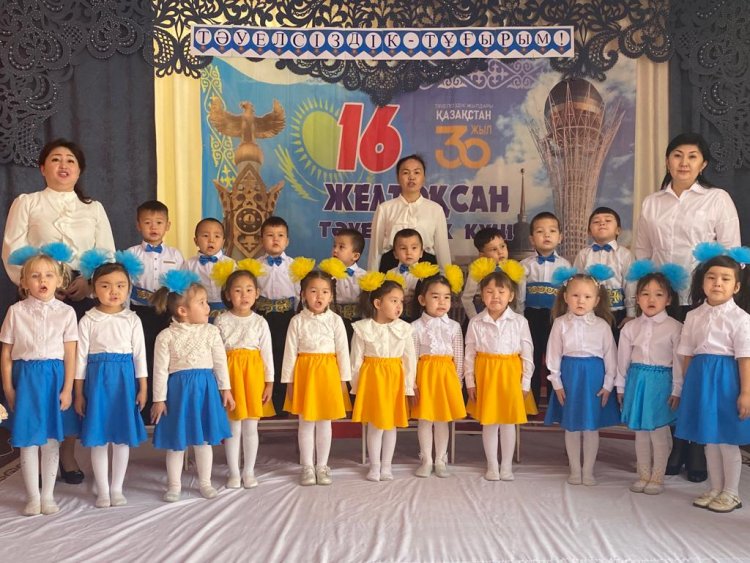 "Айгөлек"ересек тобында"Ән шырқайық бәріміз"атты патриоттық әндерді хормен айту челленджі