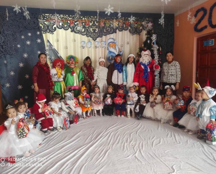27.12.2022ж. "Құлыншақ"кіші тобының жаңа жылдық ертеңгілігі.Тәрбиешілері:Құланшақова Ж.Байшекеева Ж.
